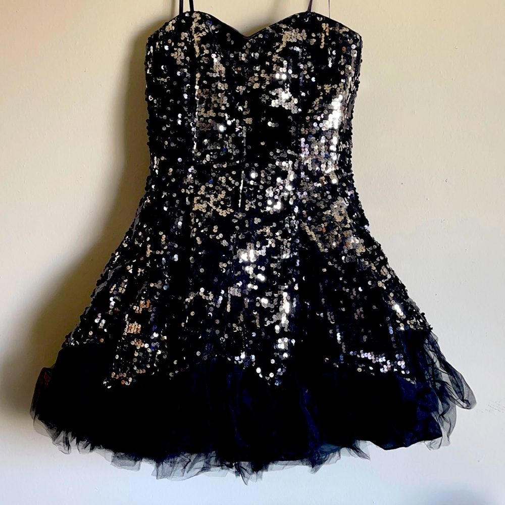 Black sequins dress